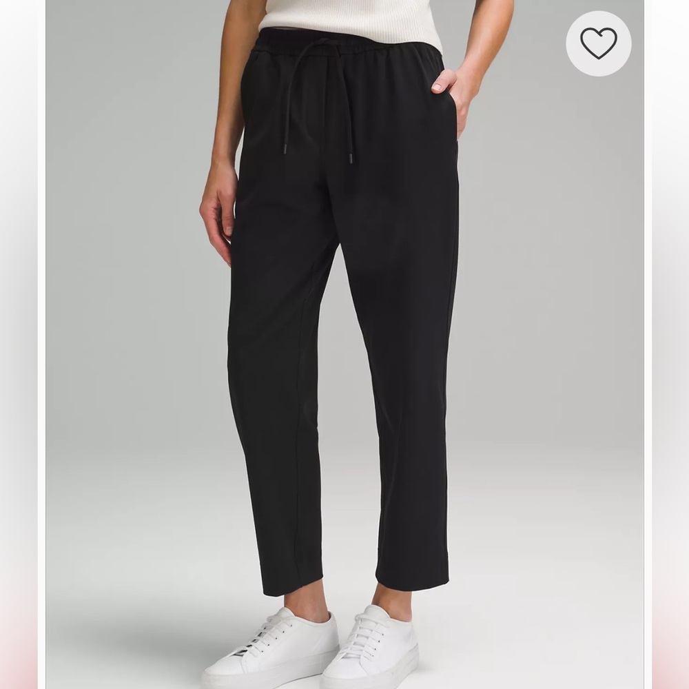 Lululemon cropped tapered pant